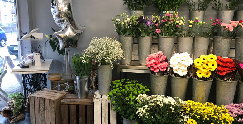 Roberts & Co Florist
